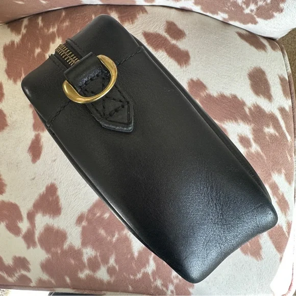 Madewell — The Large Transport Camera Bag in true black - Picture 9 of 15